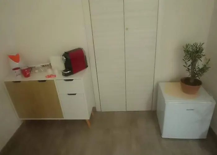 Maison Rouge 招待所 3*